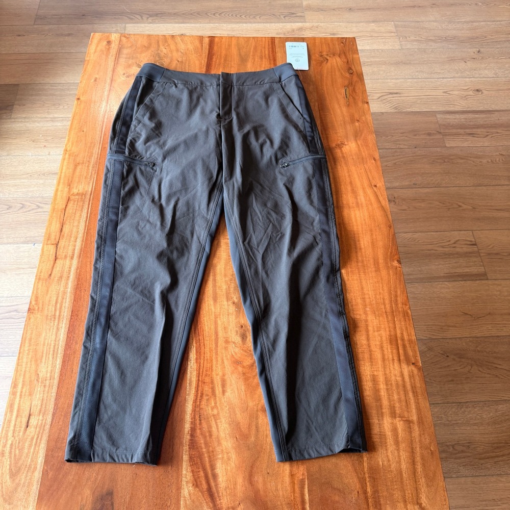 Athleta Women's Army Green Wander Hybrid Pants Size 14 NWT